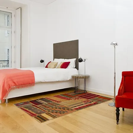 Apartment Designchiadoflats Lisbon